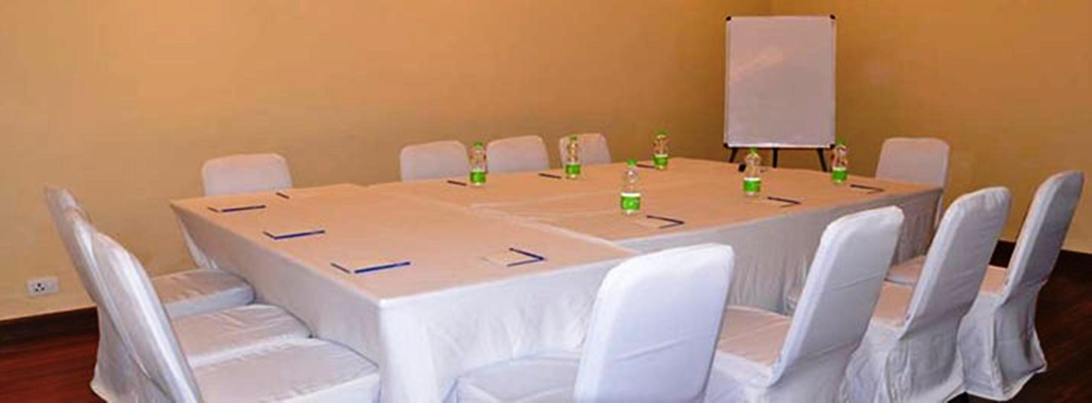 Sarovar Portico Naraina, Hotel New Delhi Bagian luar foto