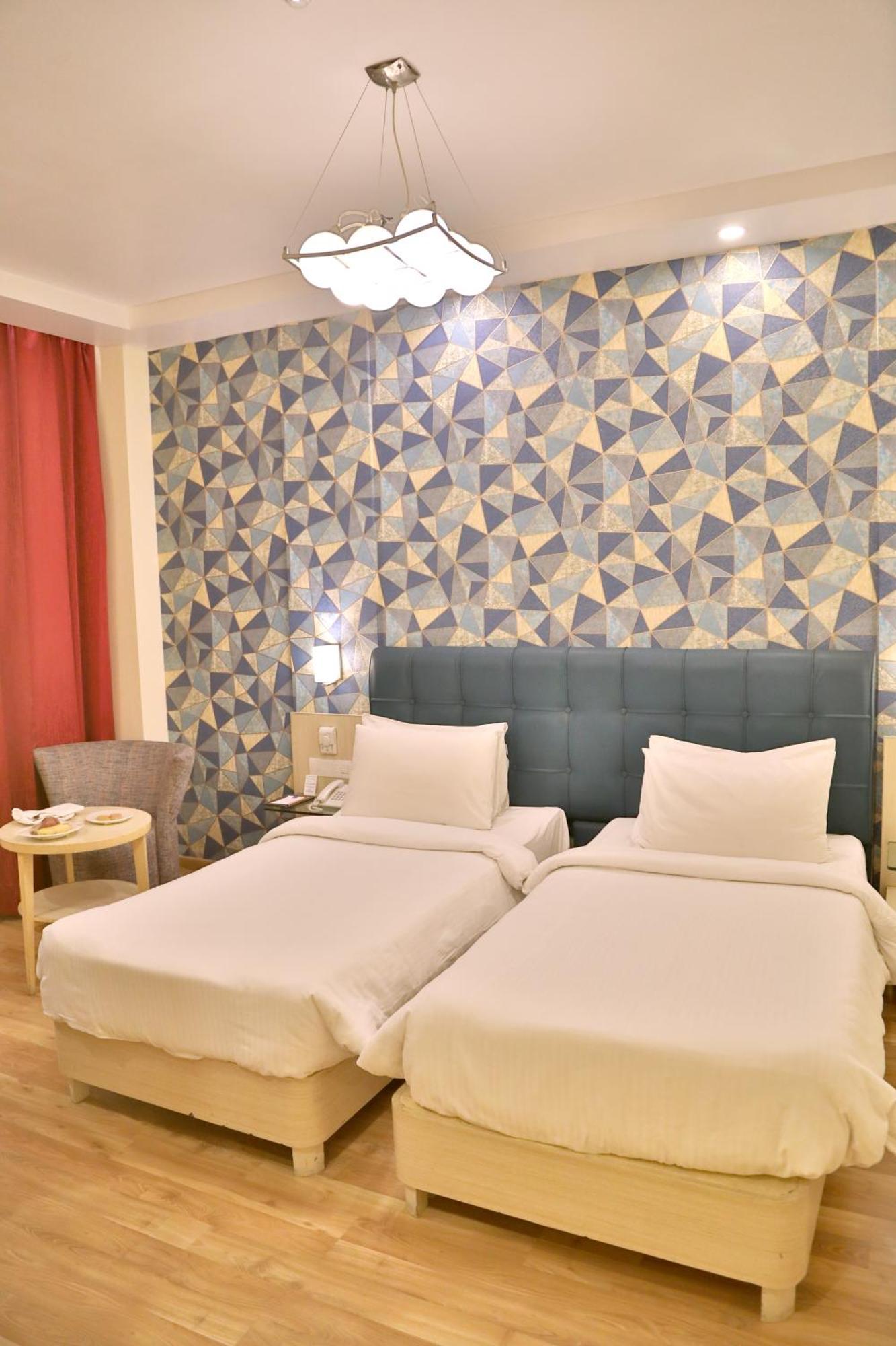 Sarovar Portico Naraina, Hotel New Delhi Bagian luar foto