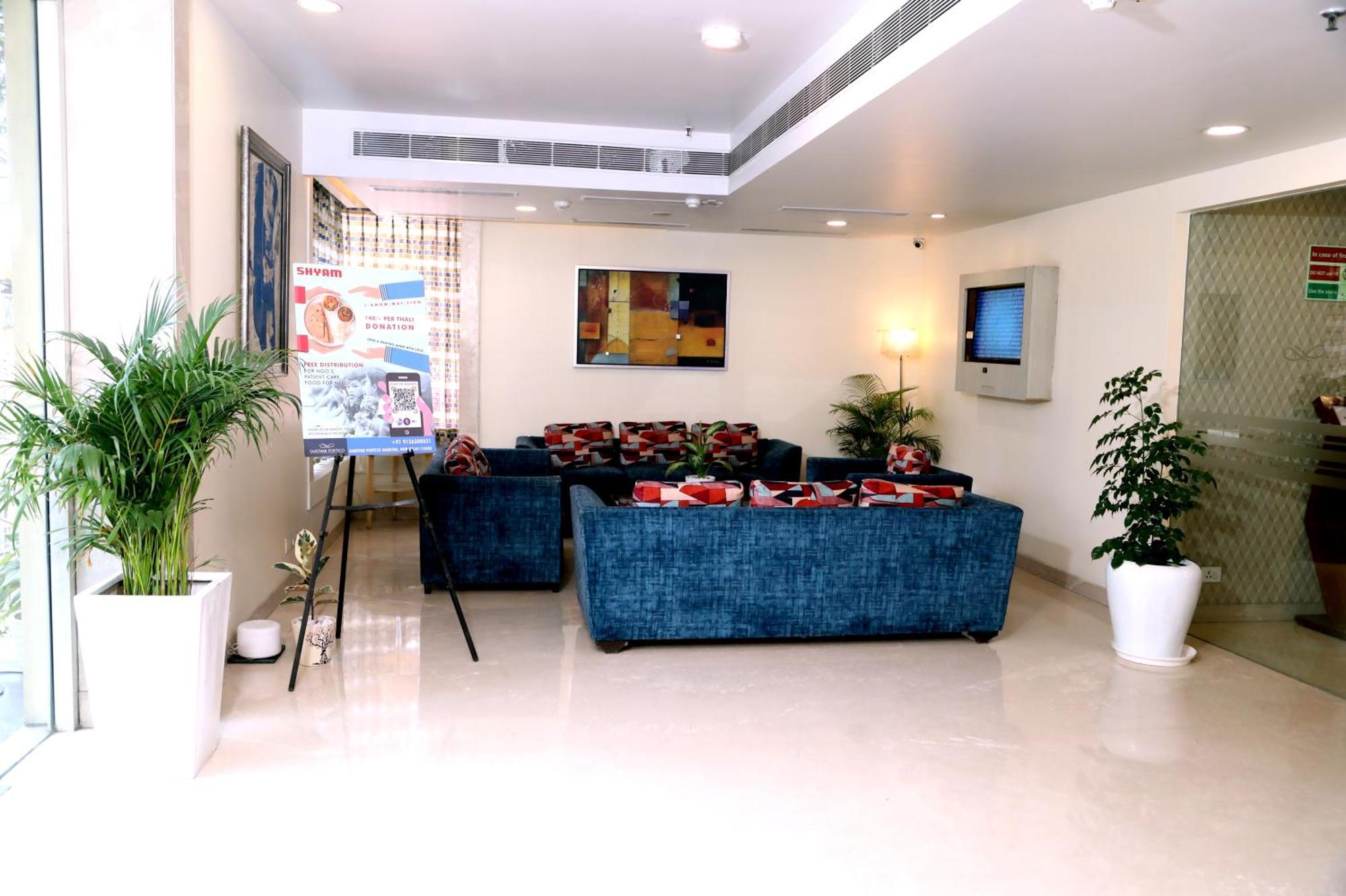 Sarovar Portico Naraina, Hotel New Delhi Bagian luar foto