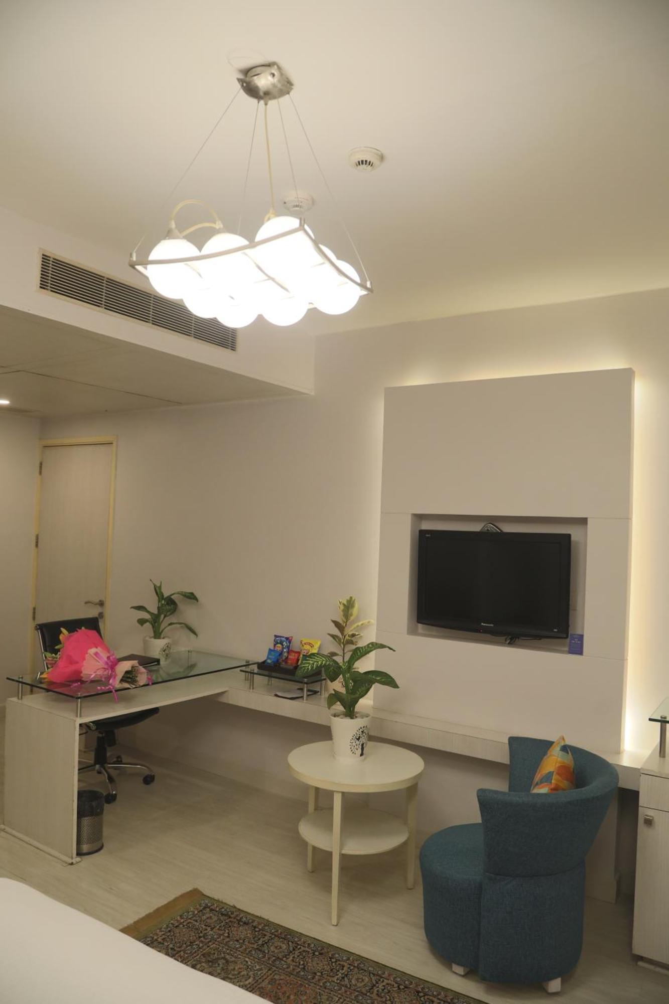 Sarovar Portico Naraina, Hotel New Delhi Bagian luar foto