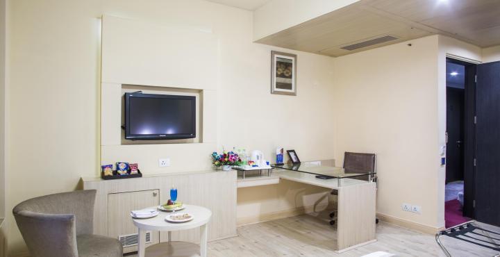 Sarovar Portico Naraina, Hotel New Delhi Bagian luar foto